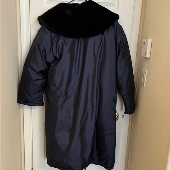 Women’s Navy Blue Winter Coat with Black Fur Collar Coat - Picture 3 of 6